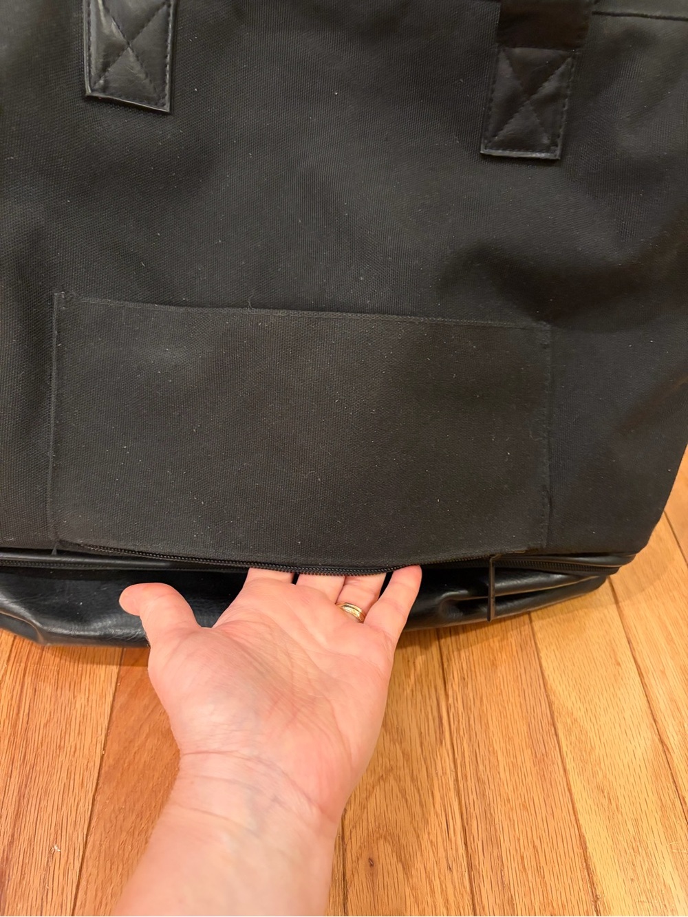 BÉIS The Weekender Bag Black Structured Bottom Compartment Laptop Sleeve - Picture 6 of 15